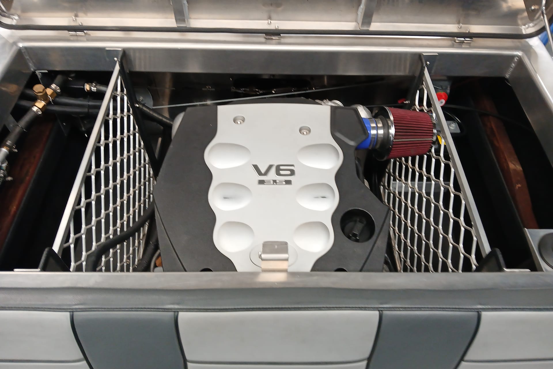 Wattscraft engine bay, 3.5 litre V6